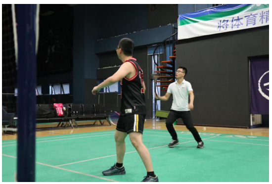 前攻后防,配合完美