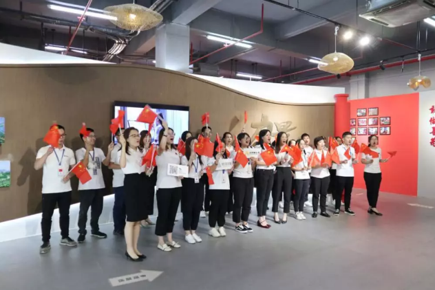 以特别的方式表白：祖国，我爱你！