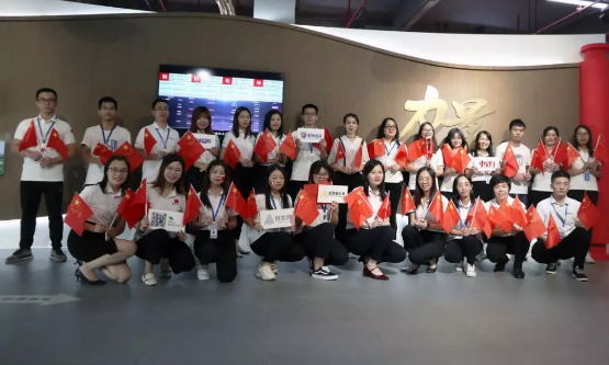 以特别的方式表白：祖国，我爱你！